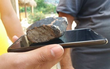 Meteorit je prsnuo iznad Kube i rasuo se po kućama u dva grada (Foto: AFP) - 1