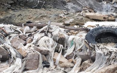 Bujica odnijela tone smeća s odlagališta Lakota u Istri (Foto: Građanska inicijativa \