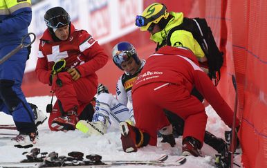VIDEO Pogledajte stravičan pad Lindsey Vonn: Utrka odmah prekinuta