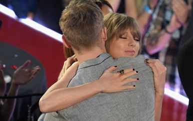 Taylor Swift i Calvin Harris (Foto: AFP)