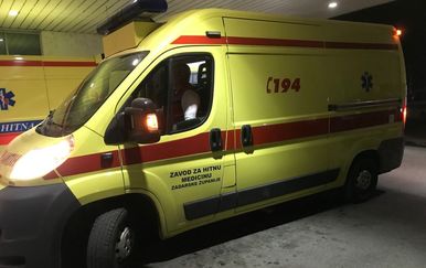 Sanitetsko vozilo koje je teško ozlijeđenu djevojčicu dovezlo u Zagreb (Foto: Dnevnik.hr)