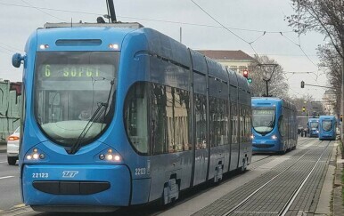 Zastoj tramvaja u Branimirovoj - 1