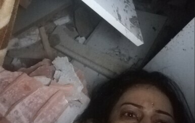 Žena zakopana u ruševinama u Turskoj