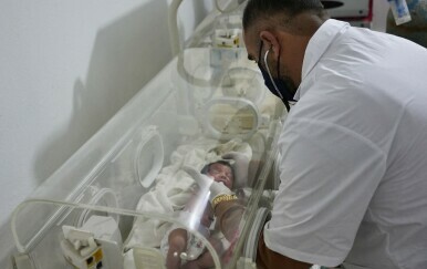 Beba spašena u Siriji