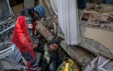 Spašavanje nakon potresa u Turskoj i Siriji