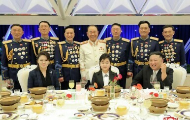Kim Jong-un i njegova obitelj - 5