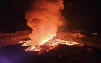 Erumpirao vulkan na Islandu