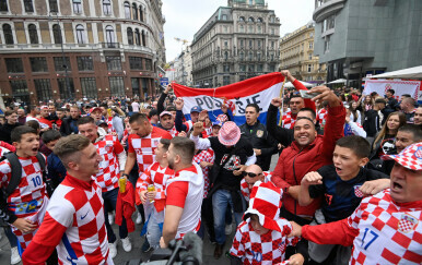 Hrvatski navijači slave u centru Beča