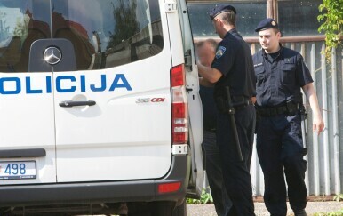 Osječka policija privodi na ispitivanje osobe iz Trpinje osumnjičene zbog ratnog zločina nad civilima