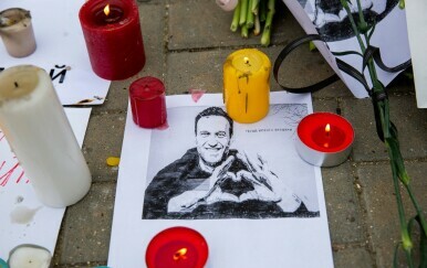 Odavanje počasti Alekseju Navaljniju u glavnom gradu Moldavije