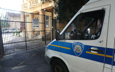 USKOK podignuo optužnicu protiv policajca i dvoje direktora