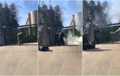 Američki vojnik se zapalio ispred izraelskog veleposlanstva