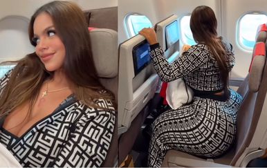 Plus size manekenka Gracie Bon kako sjedi u avionu na dva sjedala i pozira za kameru