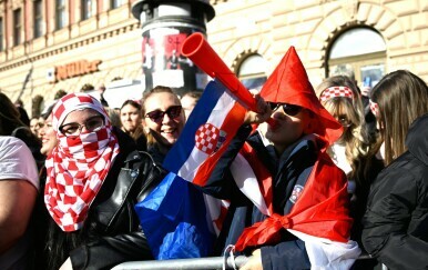 Hrvatski navijači na dočeku rukometašima