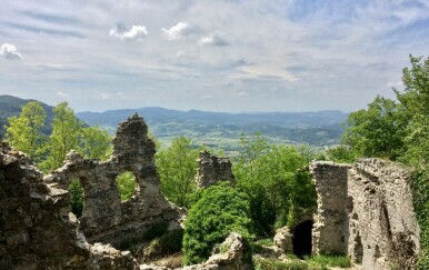 Izlet na najmanju hrvatsku goru: Lagana šetnja do ruševina starog grada s lijepim pogledom