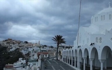 Serija potresa urušila je turizam na Santoriniju - 6