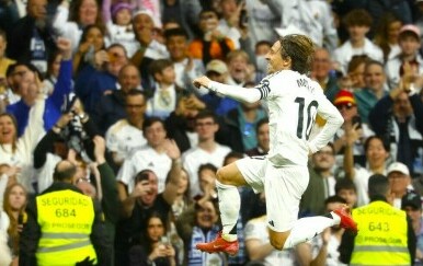 Luka Modrić slavi spektakularan gol