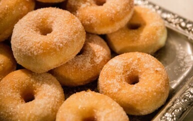 Graffe su talijanske krafne s rupama