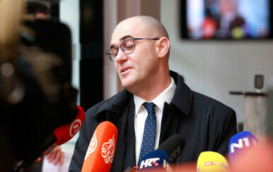 Izvanredna presica: Dabro se uskoro obraća javnosti