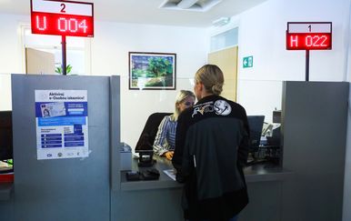 Svi koji imaju osobnu iskaznicu izdanu prije 2002. moraju je zamijeniti