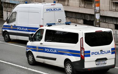 Hokejaši Crvene zvezde opljačkani u Zagrebu!