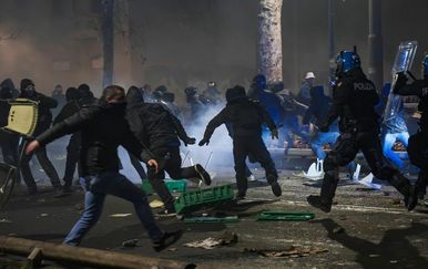 Torino: Nakon zatvaranja kulturnog centra u sukobima ranjeno više od 100 policajaca