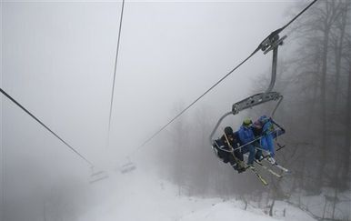 50 skijaša zaglavio na žičari u Rusiji