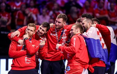 Ovako su hrvatski rukometaši proslavili treće mjesto u Europi!