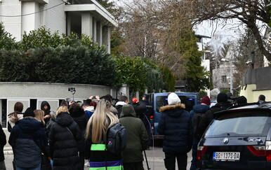 Videonadzor snimio muškarce koji su bacili bombu na kuću Zdravka Čolića