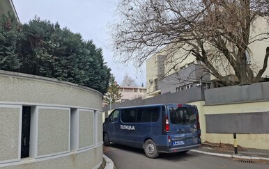 Istražitelji navodno sumnjaju da Zdravko Čolić nije bio meta napada