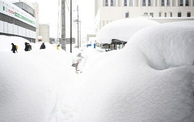 VIDEO Deseci mrtvih u Japanu zbog obilnog snijega