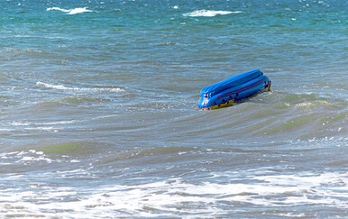 Poginulo 14 migranata nakon sudara plovila s brodom obalne straže kod Grčke