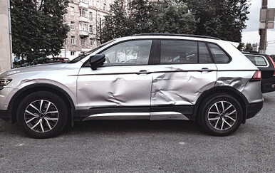 Pijana 21-godišnjakinja u Rijeci razbila šest automobila, šteta oko 10 tisuća eura