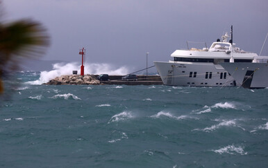 U prekidu trajektne i katamaranske linije na splitskom plovnom području