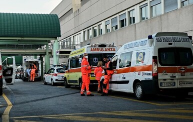 Talijan nožem izbo sestru pa je odvezao na hitnu: Preminula je u bolnici