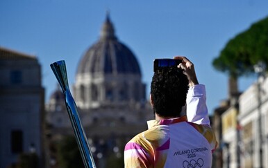 Deborah Compagnoni i Alberto Tomba će zapaliti olimpijski plamen