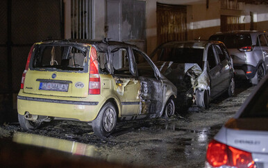 FOTO Požar usred noći: U Splitu izgorjela dva auta, šteta je ogromna