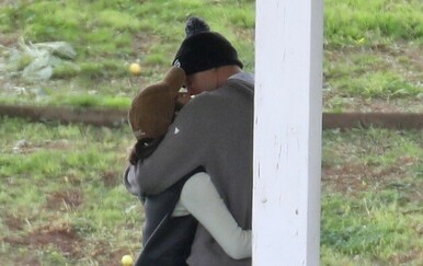 Mick Schumacher uhvaćen u zanosu s lijepom brinetom