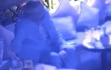 VIDEO Procurila snimka koja otkriva što je vlasnik Michelinovih restorana poskriveći napravio s pićem jedne žene: Bio je frustiran