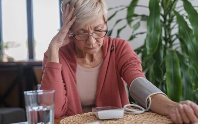 Imate povišen tlak, šećer ili kolesterol? Svaki dodatni sat ovoga dnevno može smanjiti rizik od smrti i do 20 %!