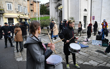 Prosvjednici protiv molitelja u Rijeci prestaju s prosvjedima