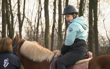 Terapijsko jahanje za djecu u opasnosti zbog nedostatka sredstava