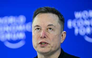 Radi li Elon Musk Starlink mobitel ili "drugačiji uređaj" s AI moćima?