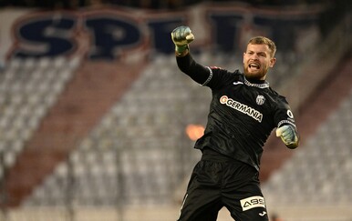 VIDEO Teška ozljeda na Gradskom vrtu: Kolić pokušao boksati loptu, a pogodio glavu Čaića