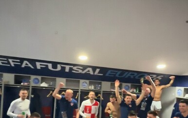 VIDEO Svlačionica je gorjela nakon povijesne bronce: Poslušajte što su pjevali Hrvati