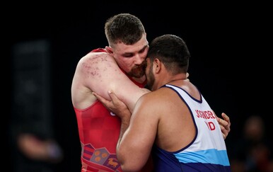 Sin Zorana Milanovića pokazao brutalnu formu! Pogledajte kako izgleda nakon operacije kuka