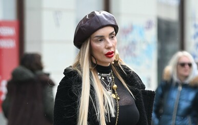 Zagreb špica: Cvjetne crvene H&M salonke u zimskom street style izdanju