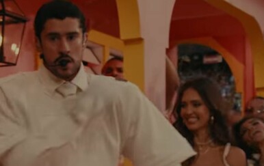 Jessica Alba pod kritikama zbog nastupa na Super Bowlu