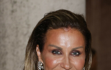 Ana Gruica Uglešić u čipkastim hulahopkama za 43. rođendan