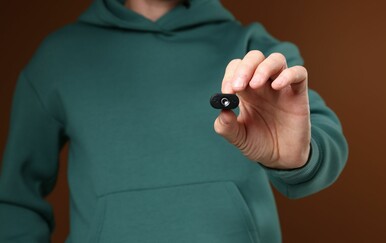 Na sumnjivoj stranici pronašao snimku sebe i svoje djevojke u hotelskoj sobi pa podijelio svoju priču